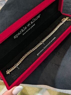 Vintage Sparkle Allure Gold Tone Silver Plated Diamond Accent Chain Bracelet